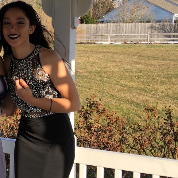 Beautiful prom dress - Picture 2 of 3